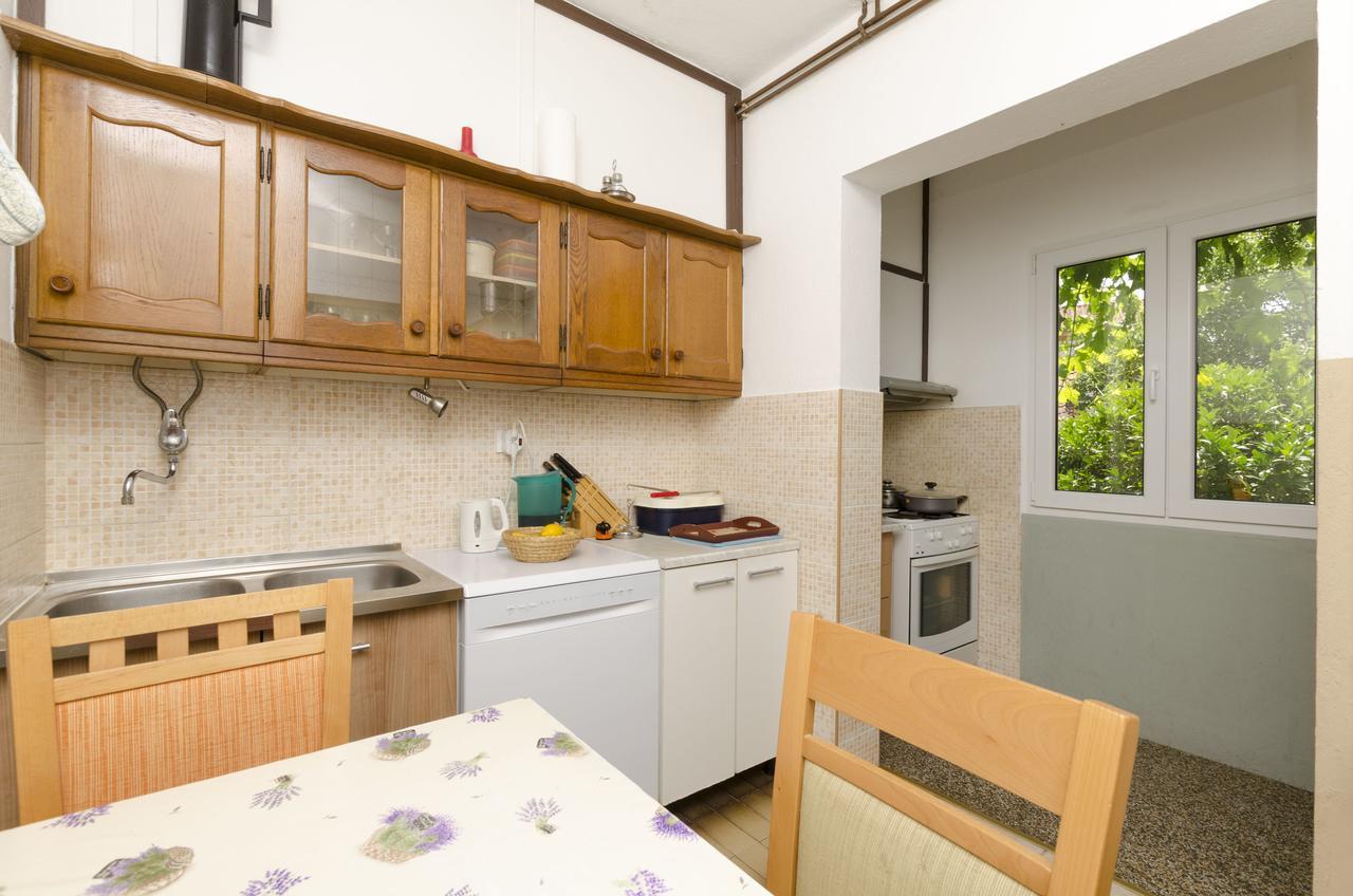 Apartments Luka Рогозниця Екстер'єр фото