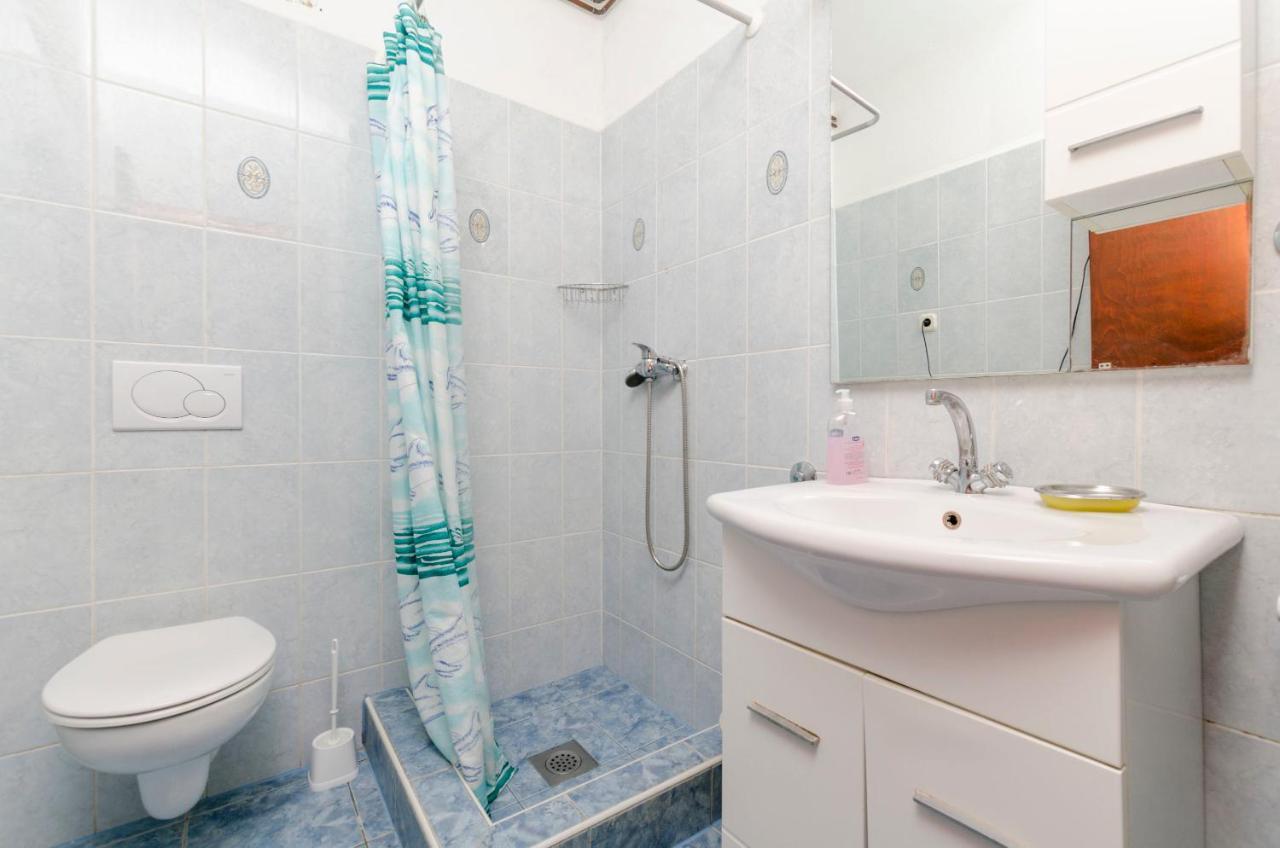 Apartments Luka Рогозниця Екстер'єр фото
